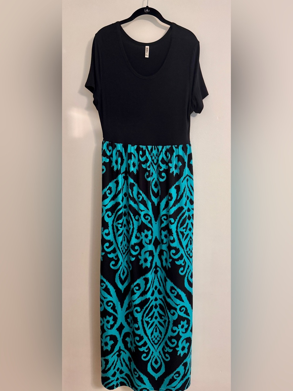 Black & Teal Maxi Dress with pockets!